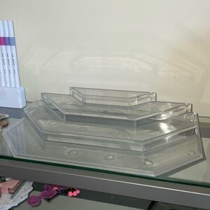 Nail polish stand / organizer